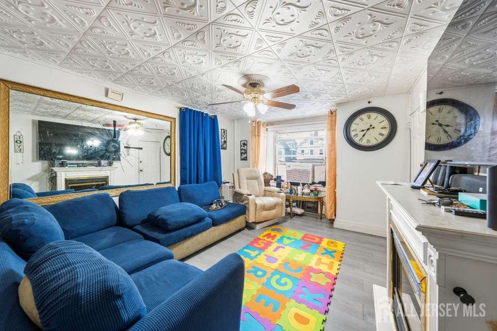 180 State, Perth Amboy, NJ, 08861