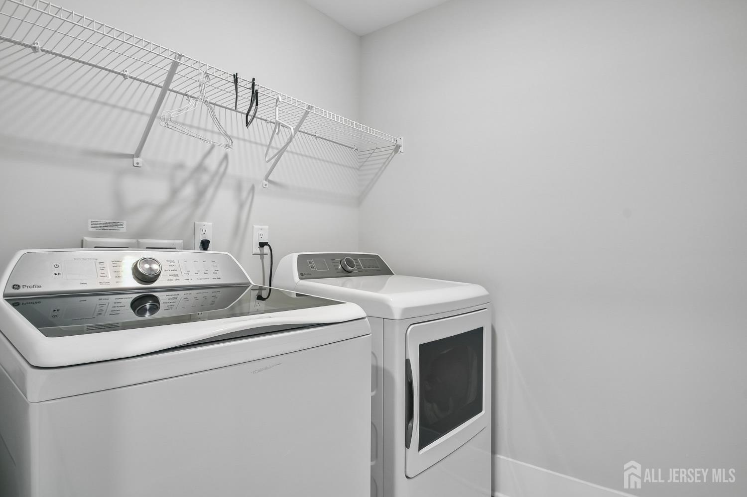 723 Station, Middlesex, NJ, 08812