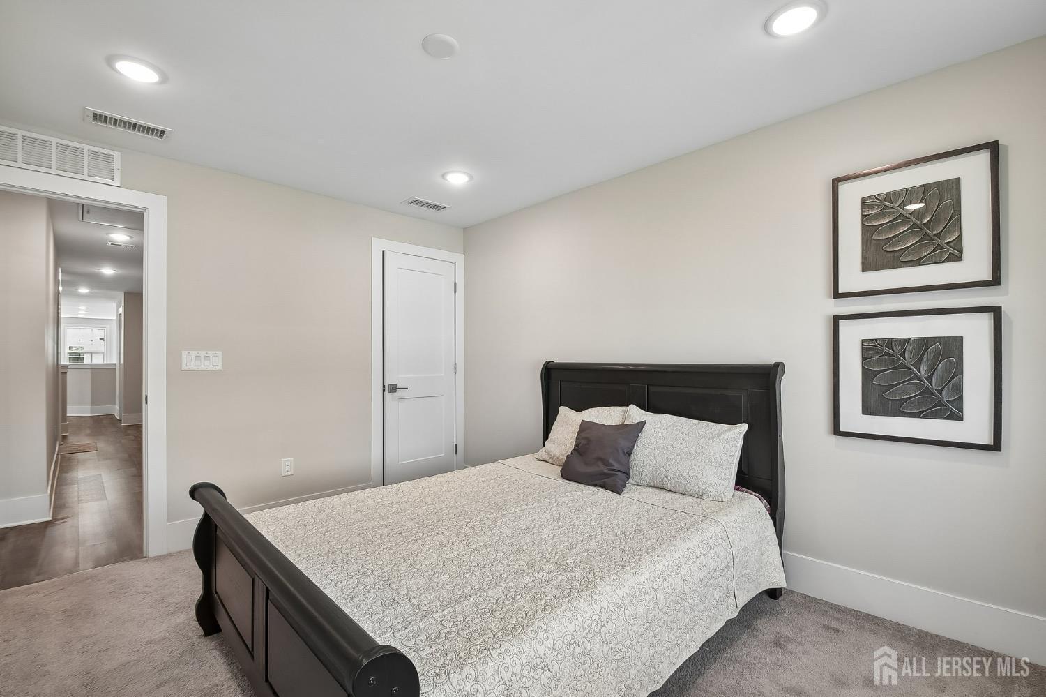 723 Station, Middlesex, NJ, 08812