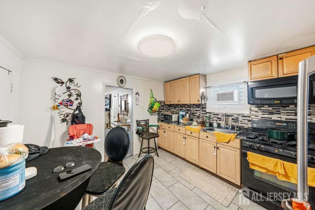 180 State, Perth Amboy, NJ, 08861