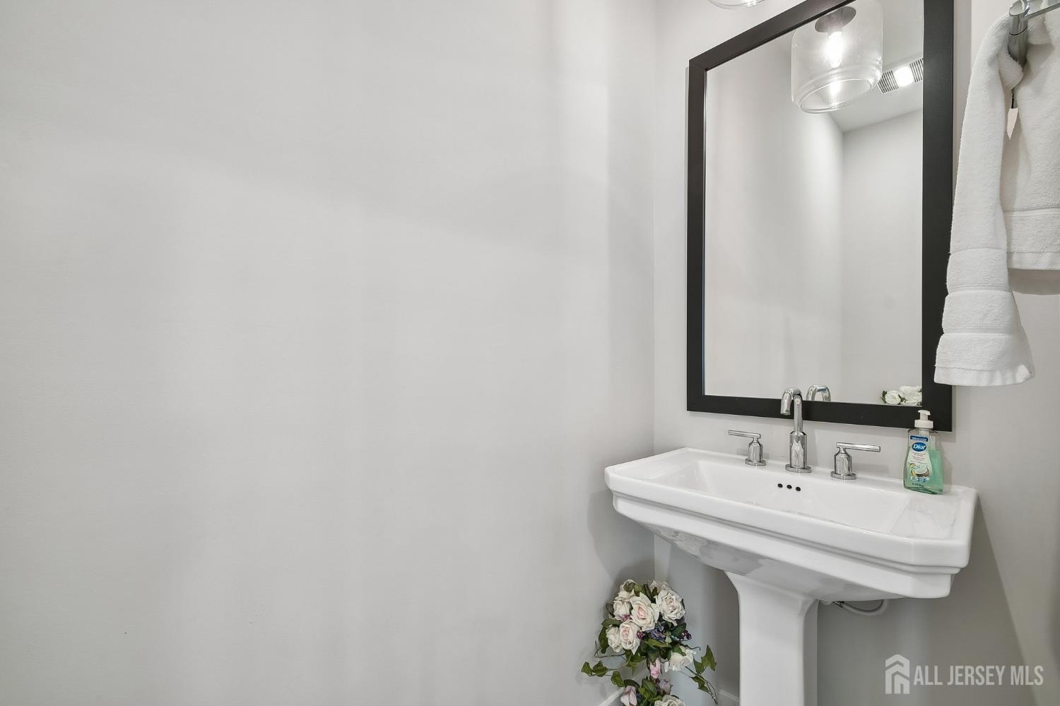 723 Station, Middlesex, NJ, 08812