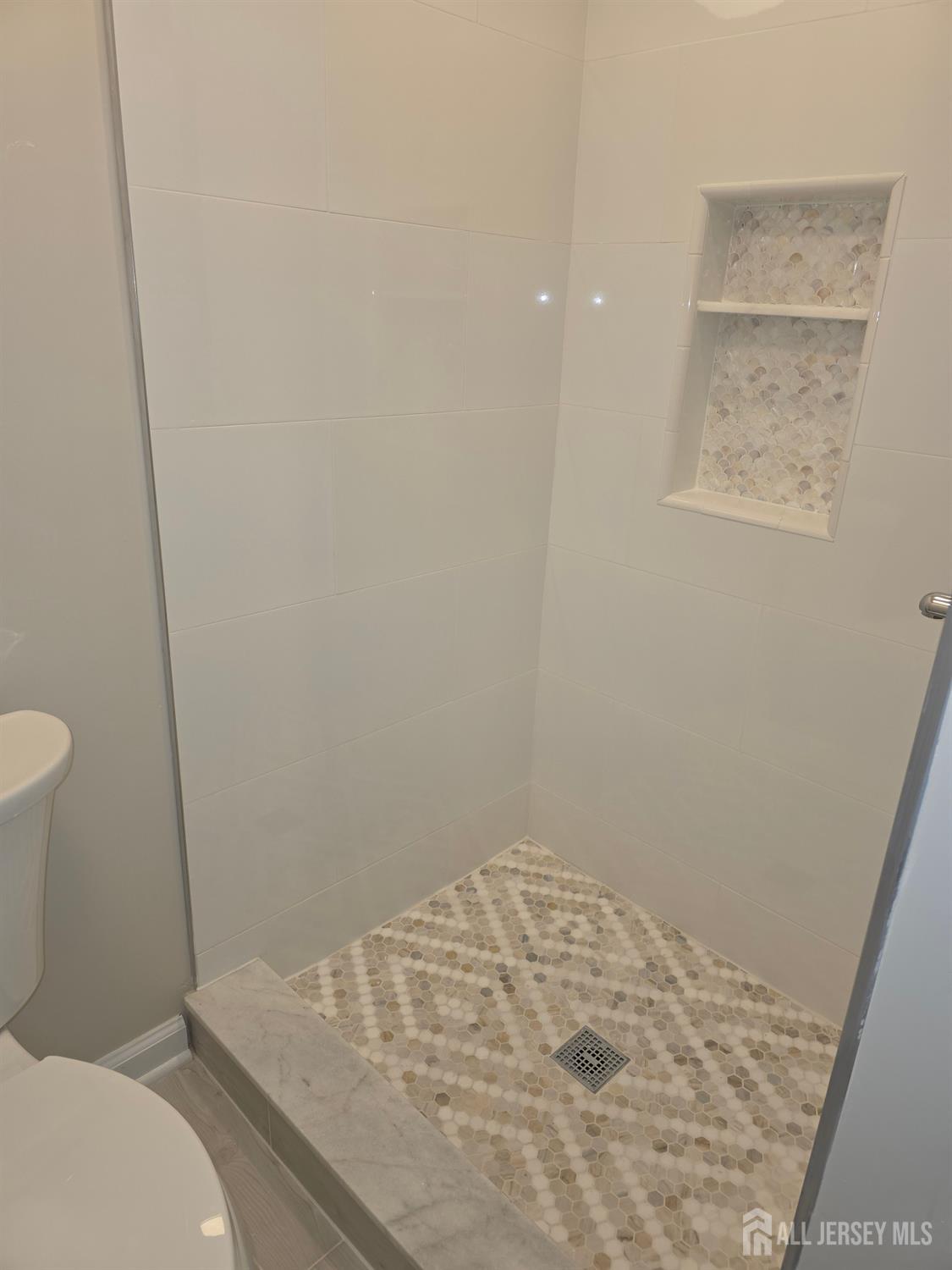 21 Market, Edison, NJ, 08817