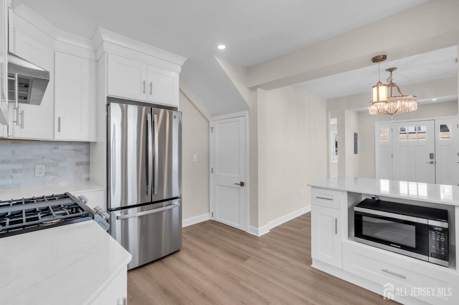 21 Market, Edison, NJ, 08817