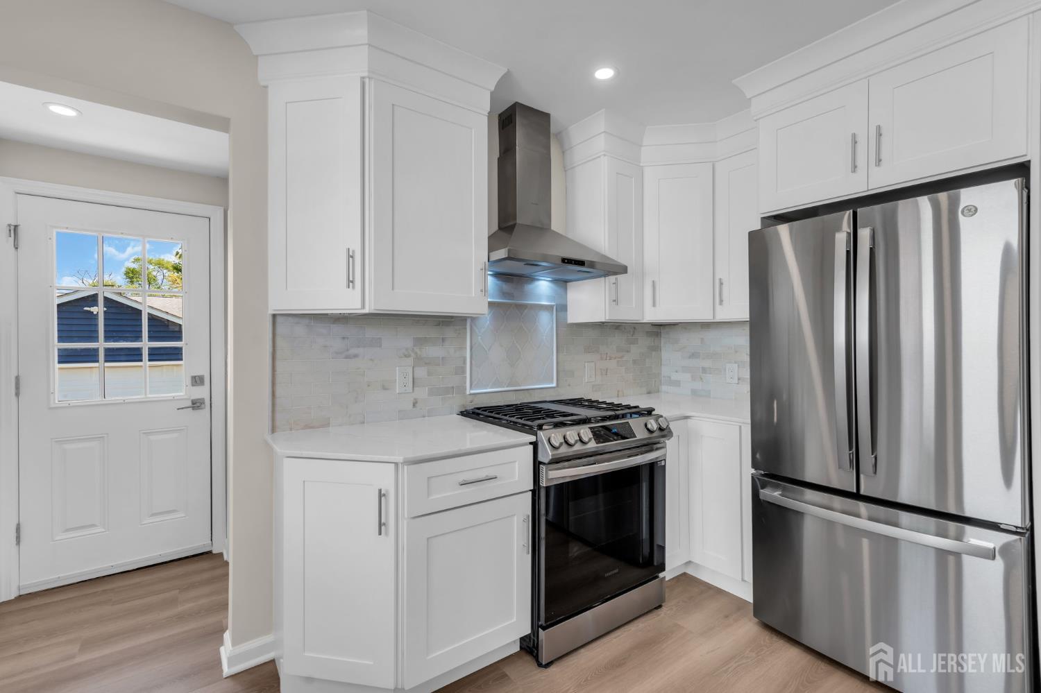 21 Market, Edison, NJ, 08817