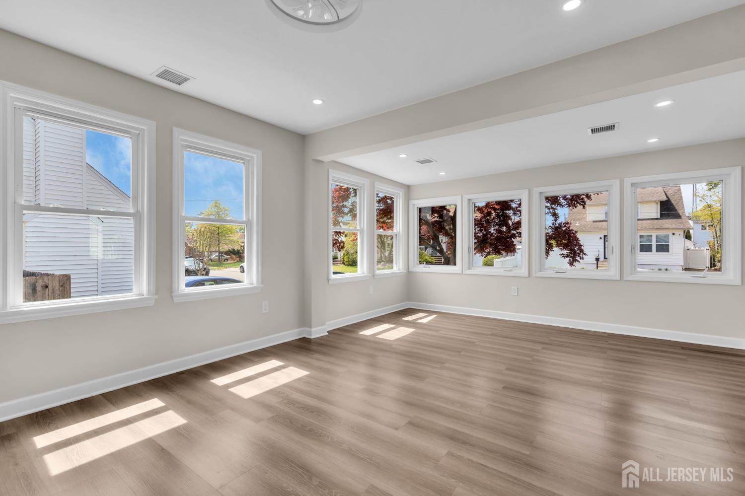 21 Market, Edison, NJ, 08817