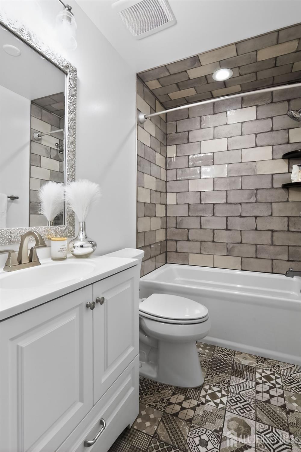 163 Myrtle, Cedar Grove, NJ, 07009