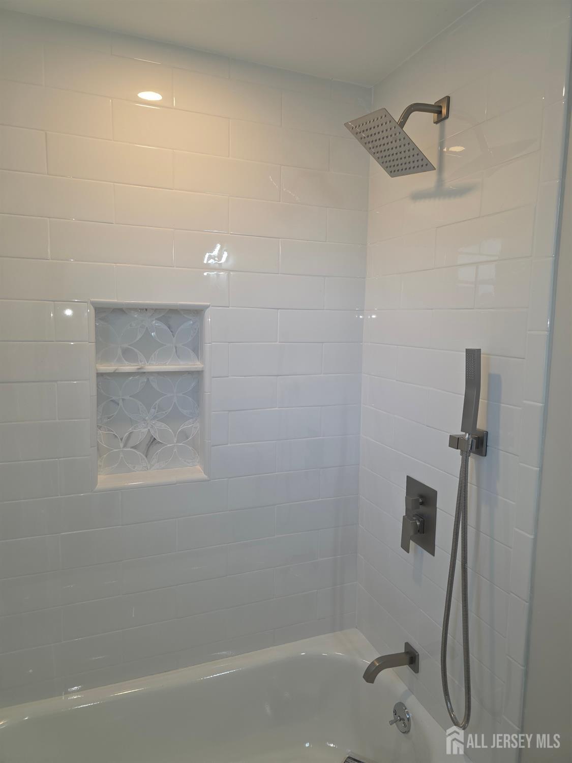 21 Market, Edison, NJ, 08817