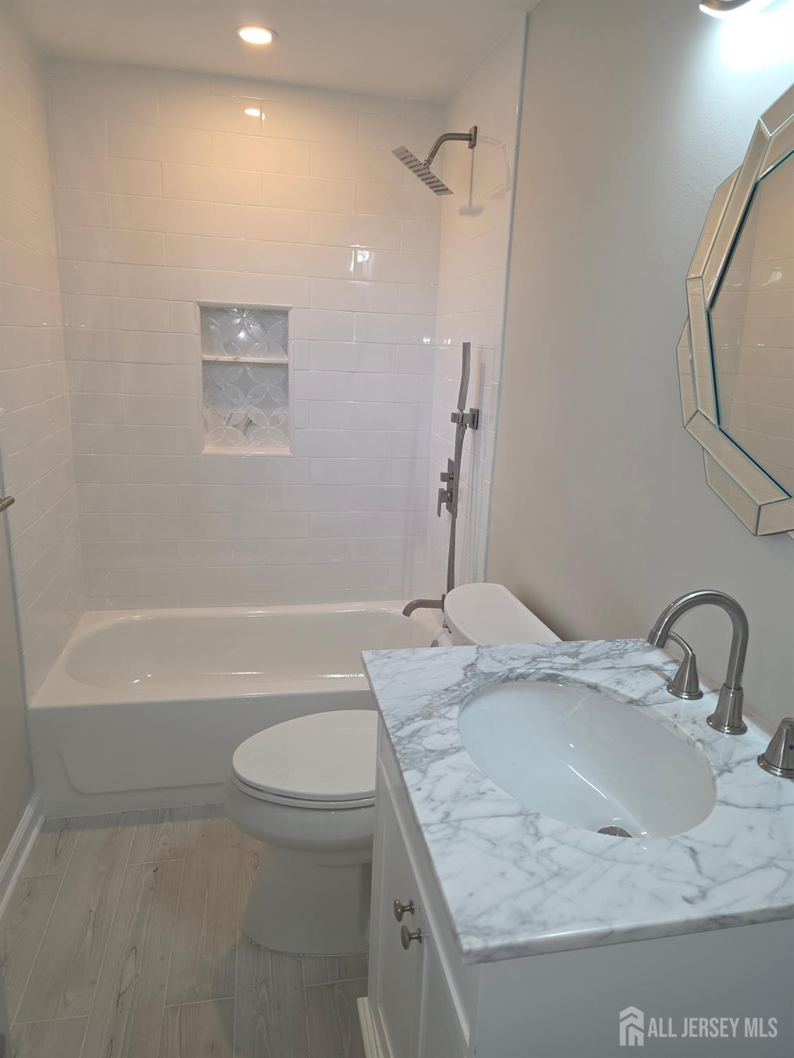 21 Market, Edison, NJ, 08817