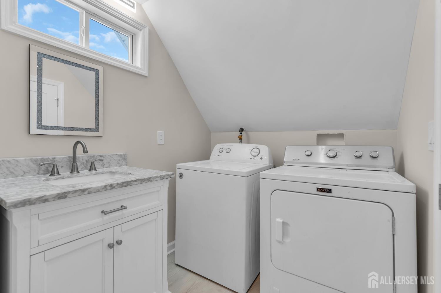 21 Market, Edison, NJ, 08817