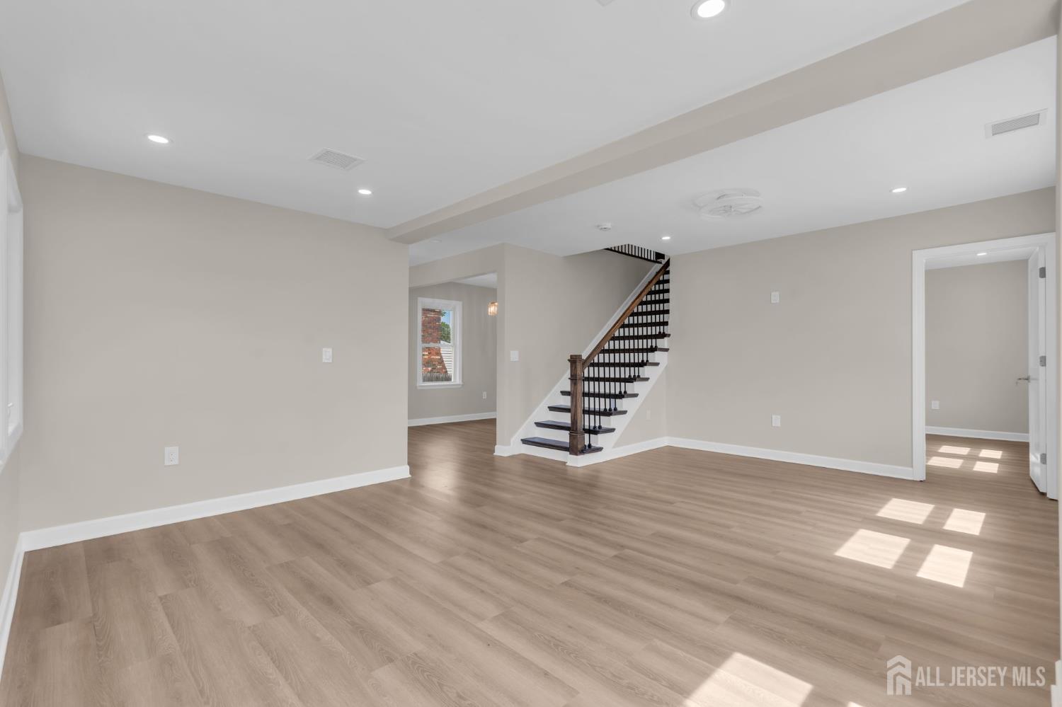 21 Market, Edison, NJ, 08817