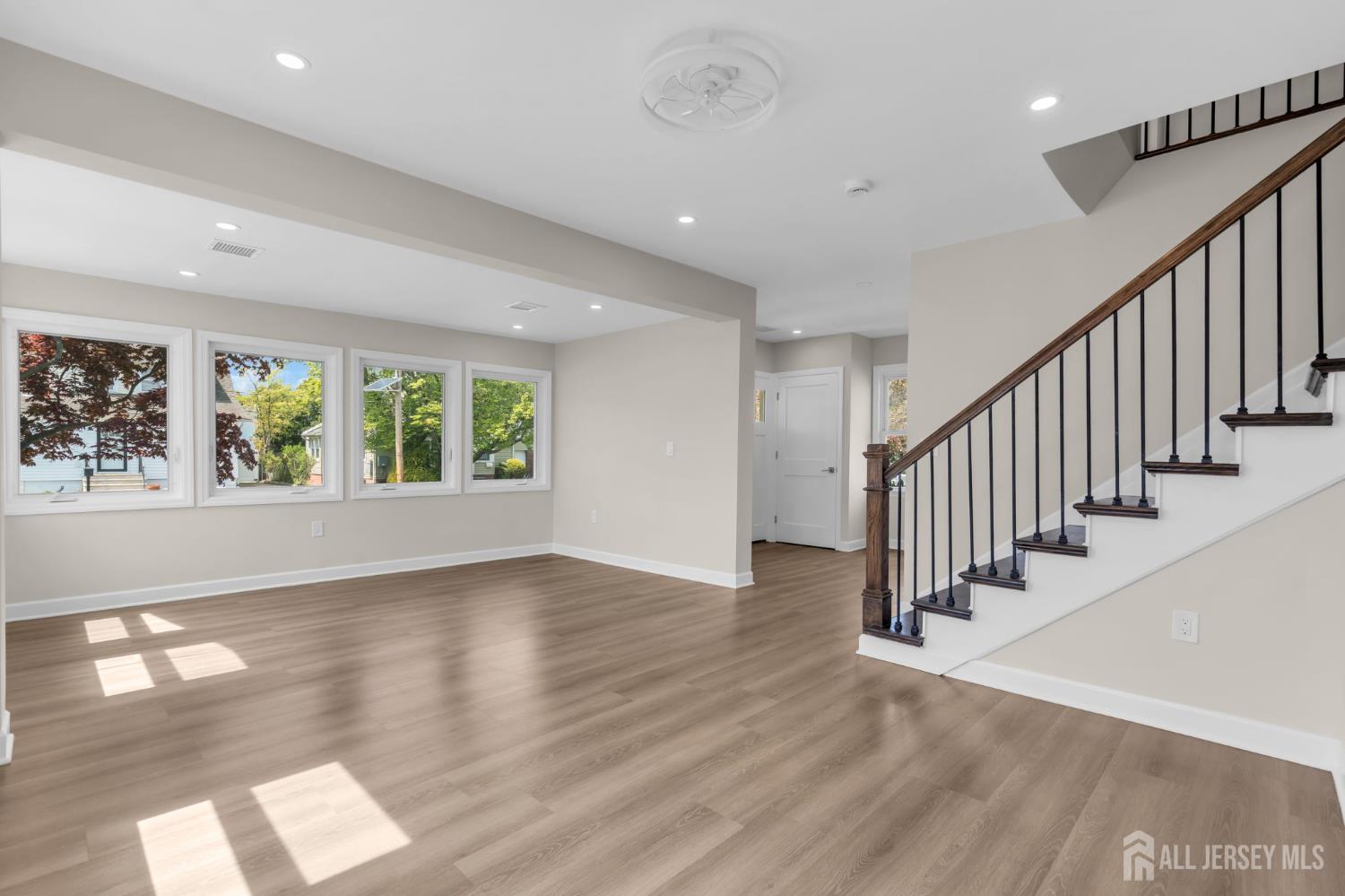 21 Market, Edison, NJ, 08817