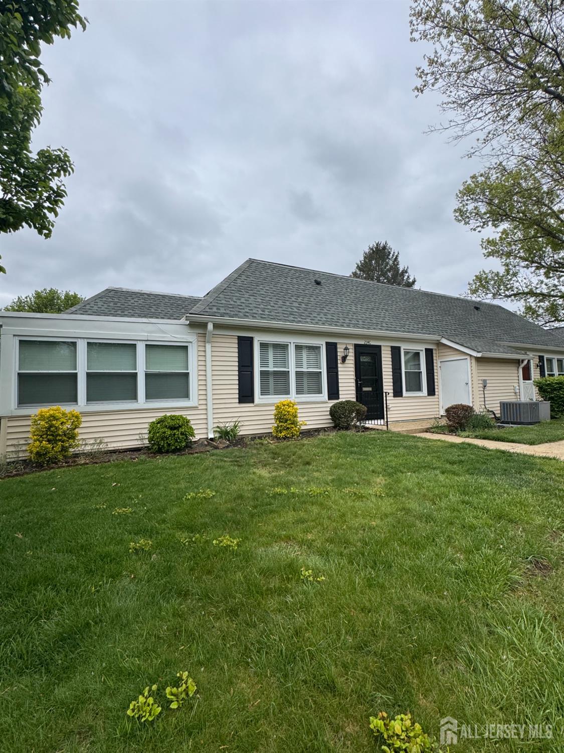 13 Powell UNIT 24, Hightstown, NJ, 08520