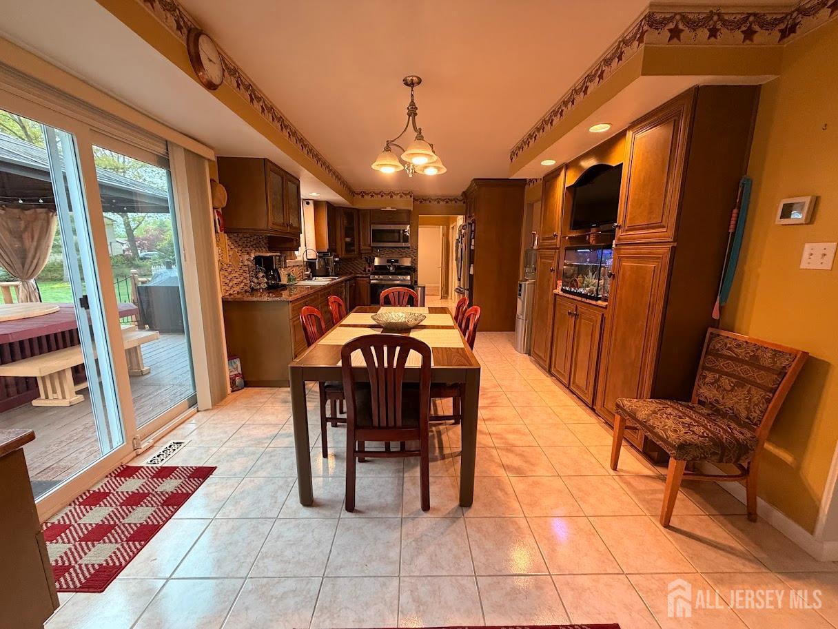 541 New Brunswick, Franklin Twsp, NJ, 08873