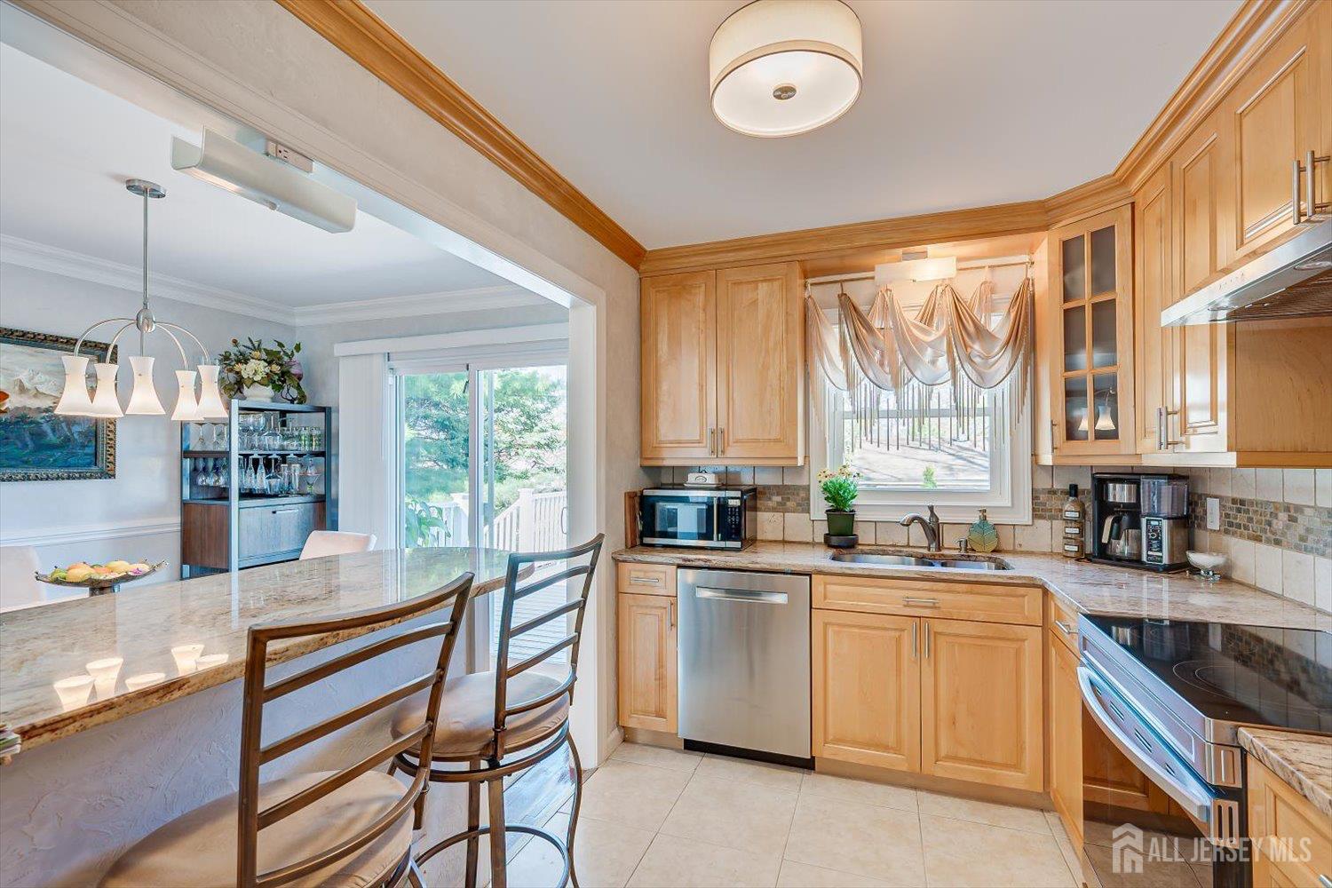 71 Crosby, Edison, NJ, 08817