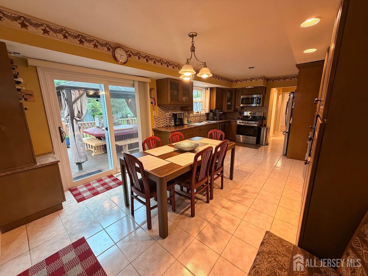 541 New Brunswick, Franklin Twsp, NJ, 08873