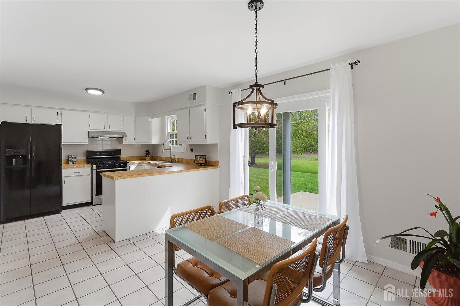 69 Jefferson, Spotswood, NJ, 08884