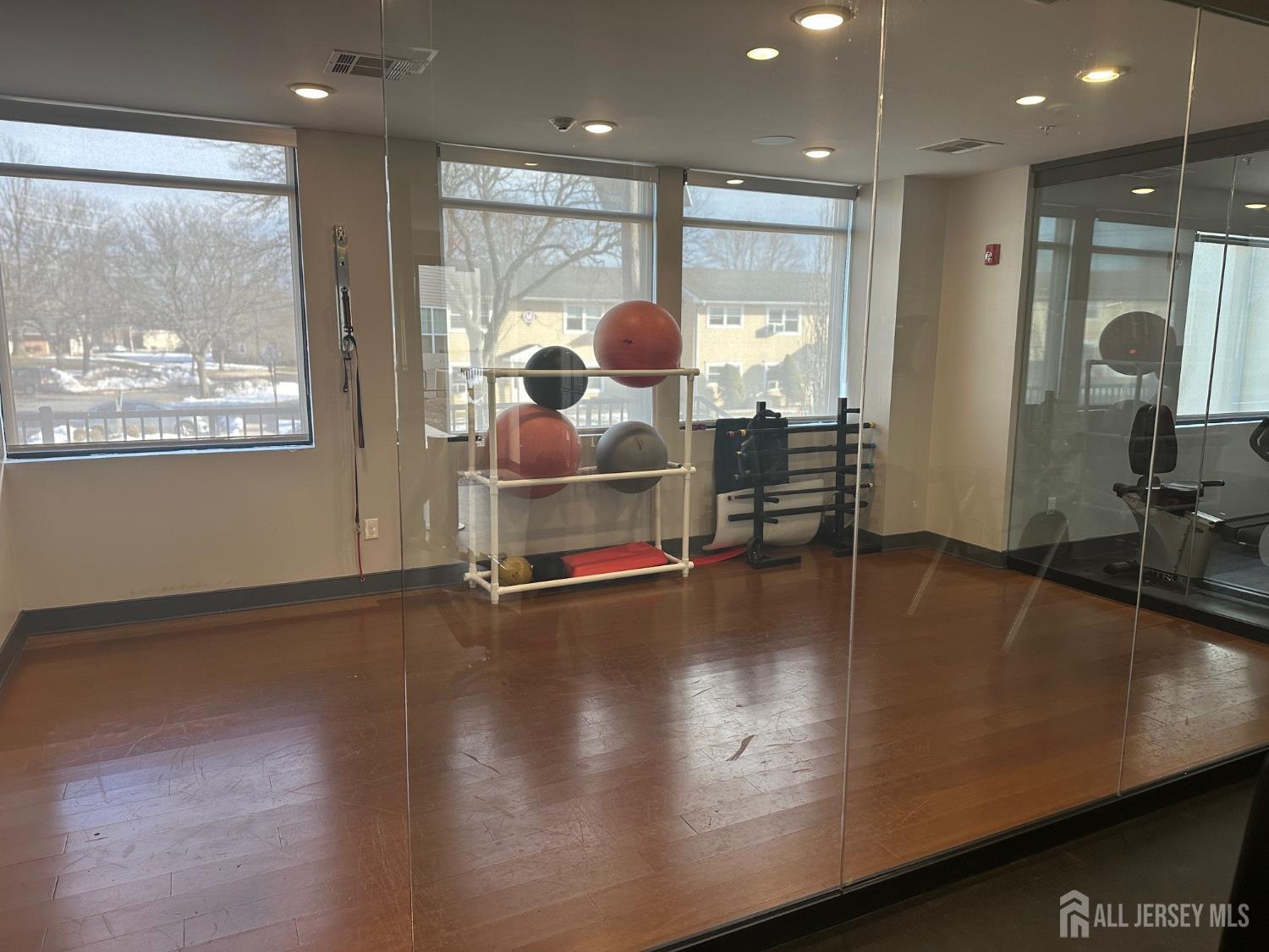 88 Roosevelt UNIT 212, Carteret, NJ, 07008
