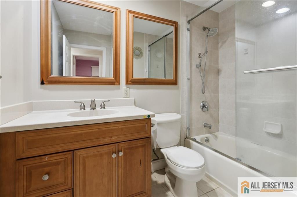 1 Landry, Franklin, NJ, 08873