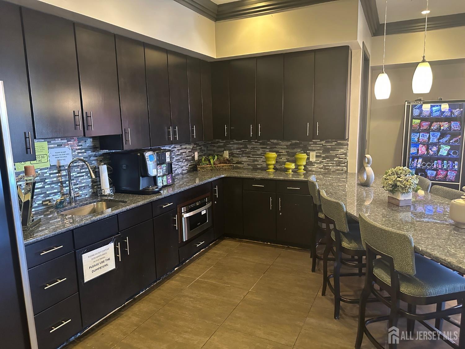 88 Roosevelt UNIT 212, Carteret, NJ, 07008