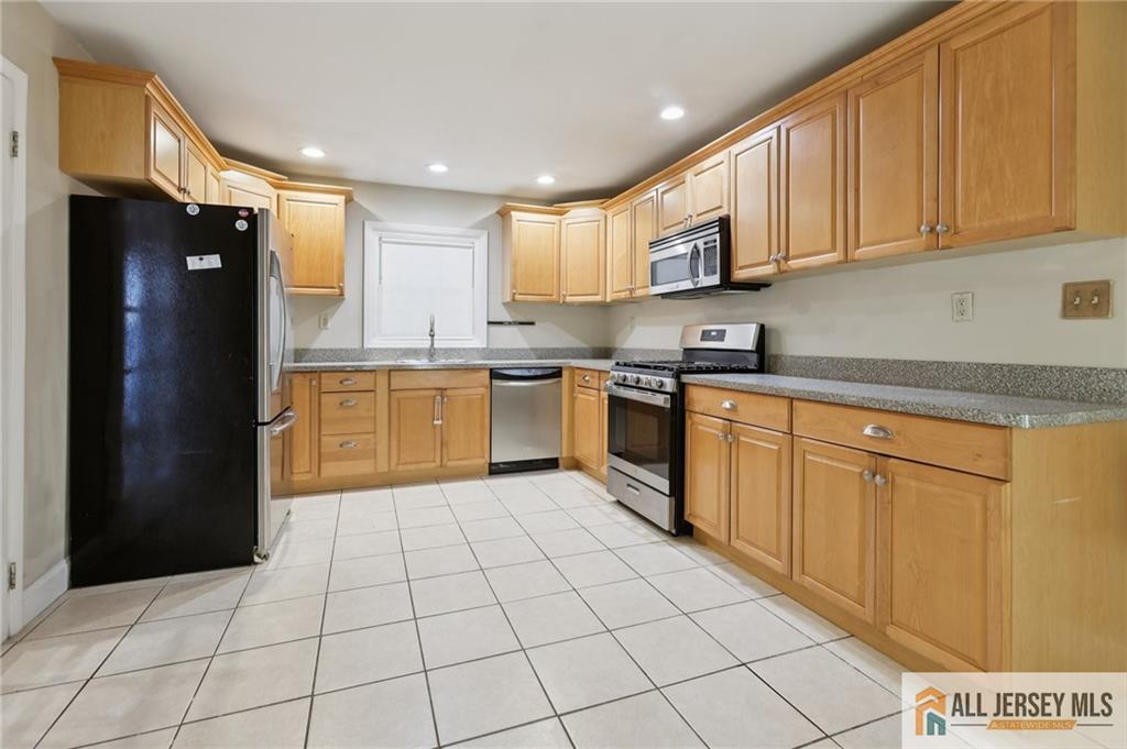 1 Landry, Franklin, NJ, 08873