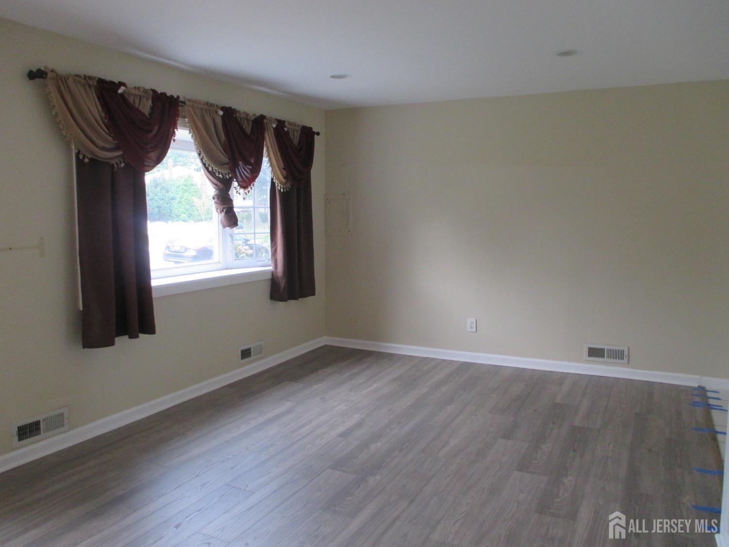 14 New Dover, Iselin, NJ, 08830