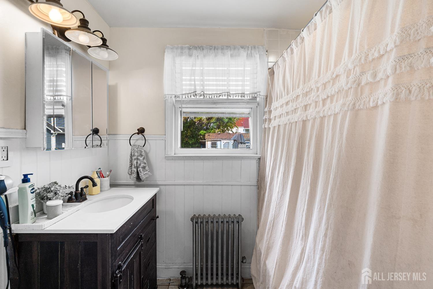 585 bamford, Middlesex, NJ, 07095