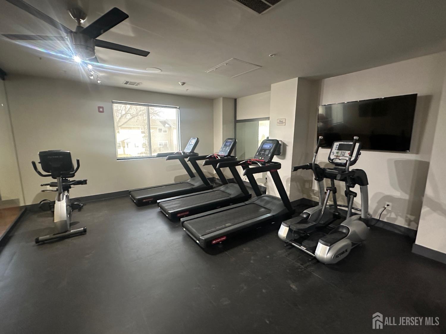 88 Roosevelt UNIT 212, Carteret, NJ, 07008