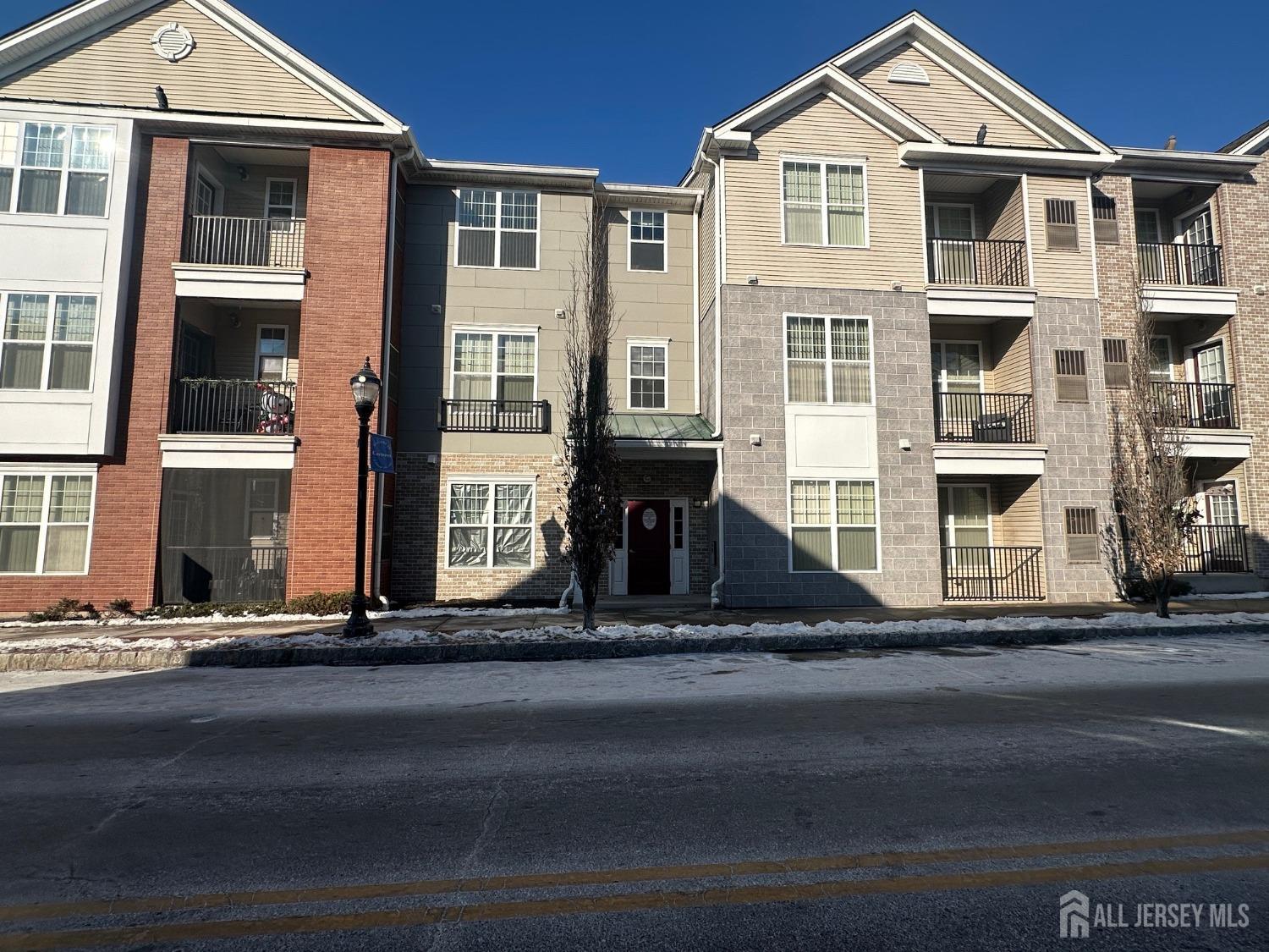 65 Poe Ave, Newark City, NJ, 07106-1556