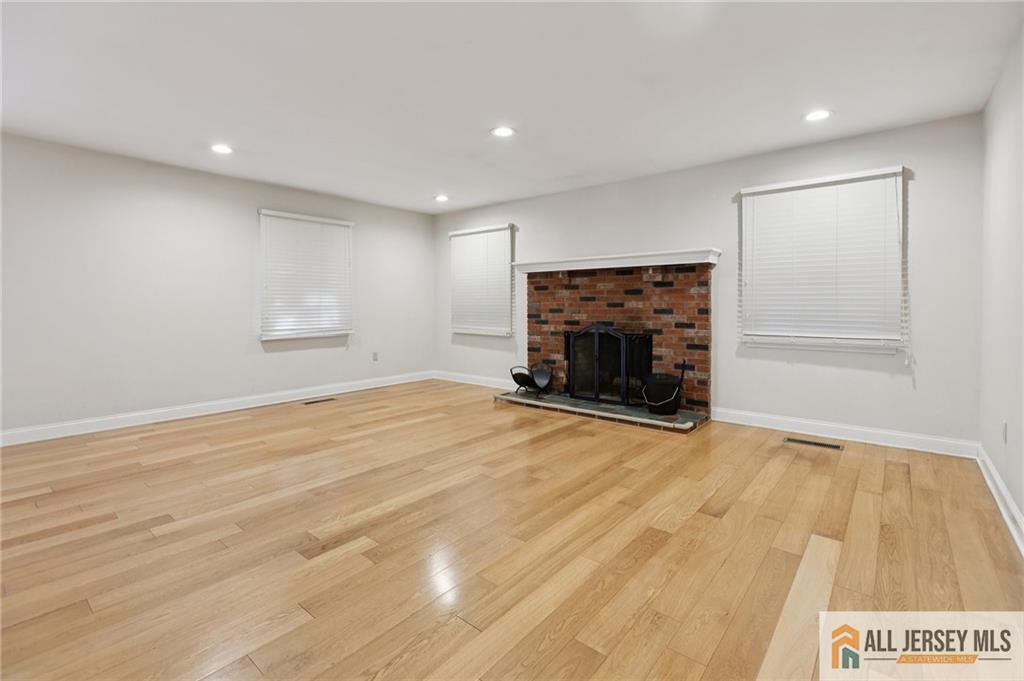 1 Landry, Franklin, NJ, 08873