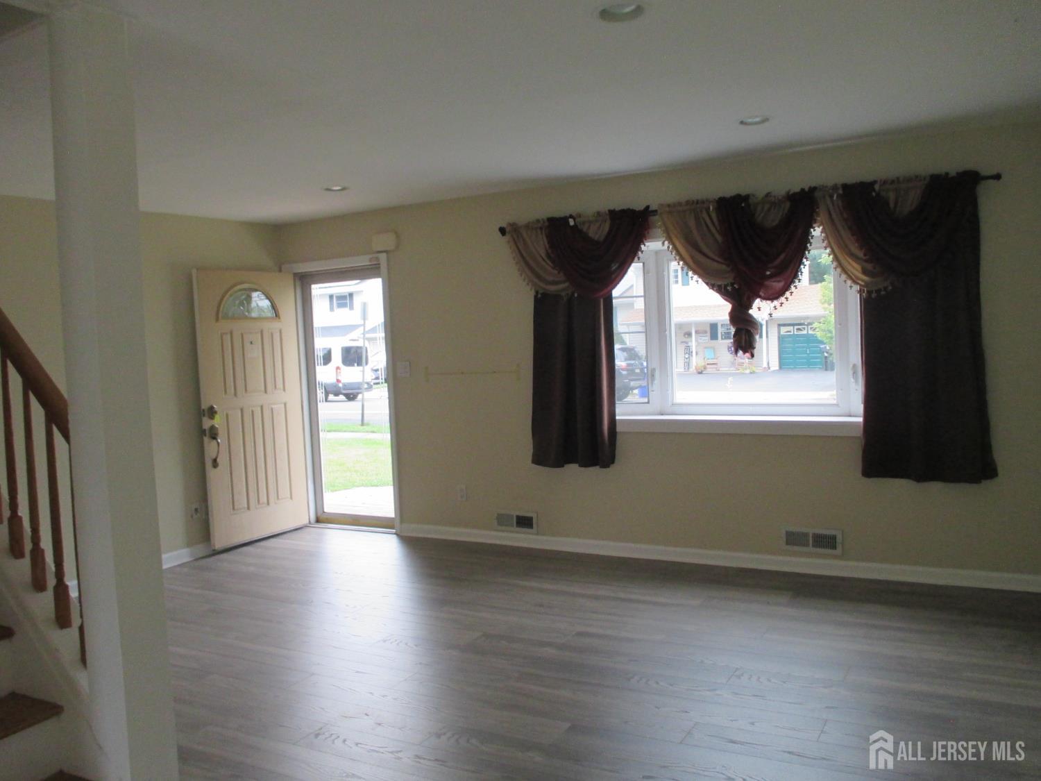 14 New Dover, Iselin, NJ, 08830