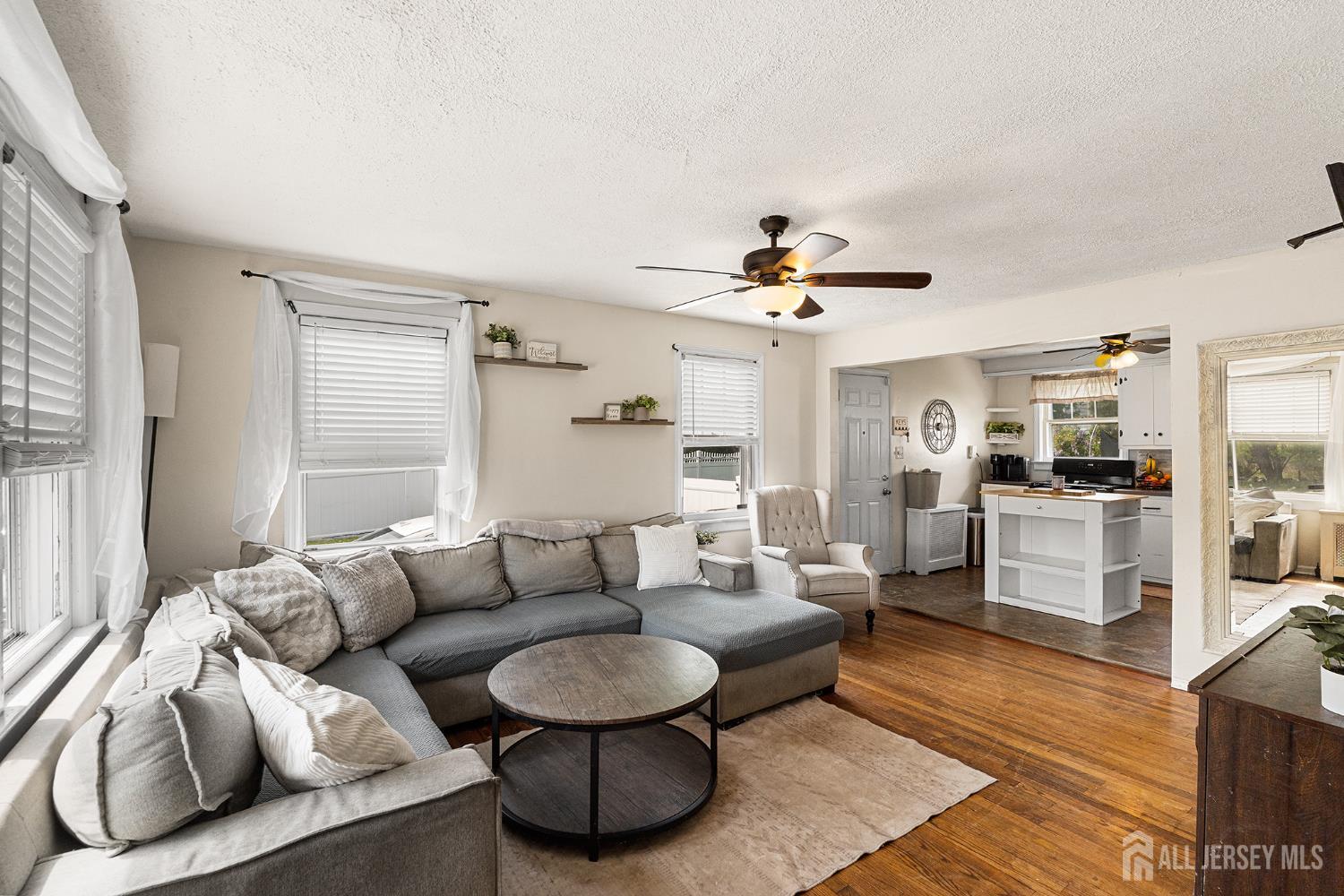 585 bamford, Middlesex, NJ, 07095