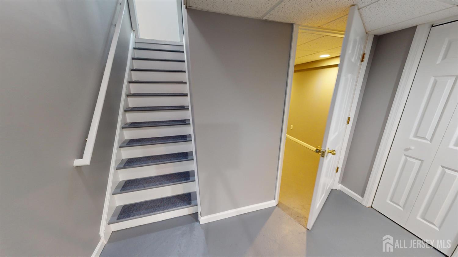 20 Revock, East Brunswick, NJ, 08816