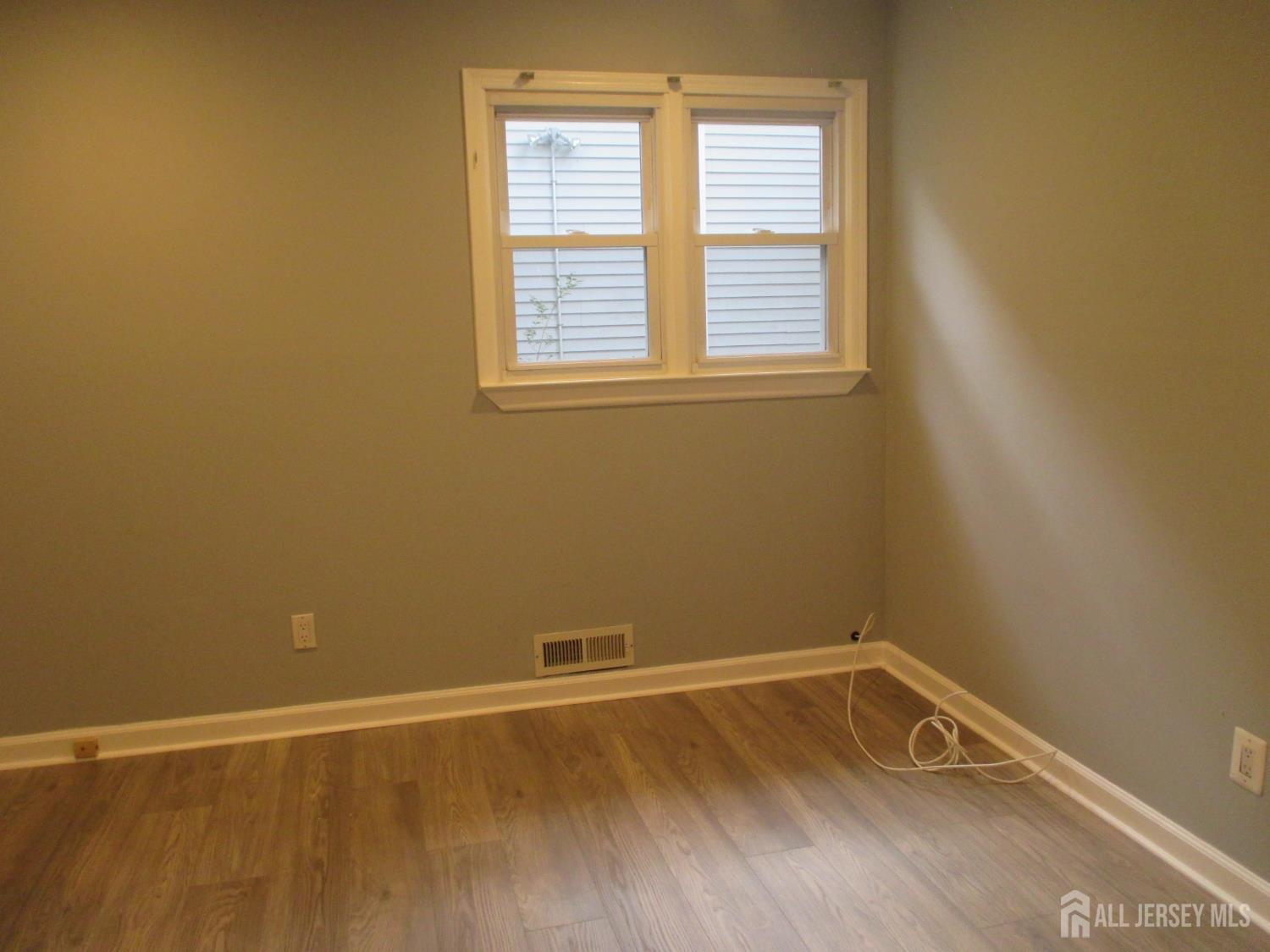 14 New Dover, Iselin, NJ, 08830