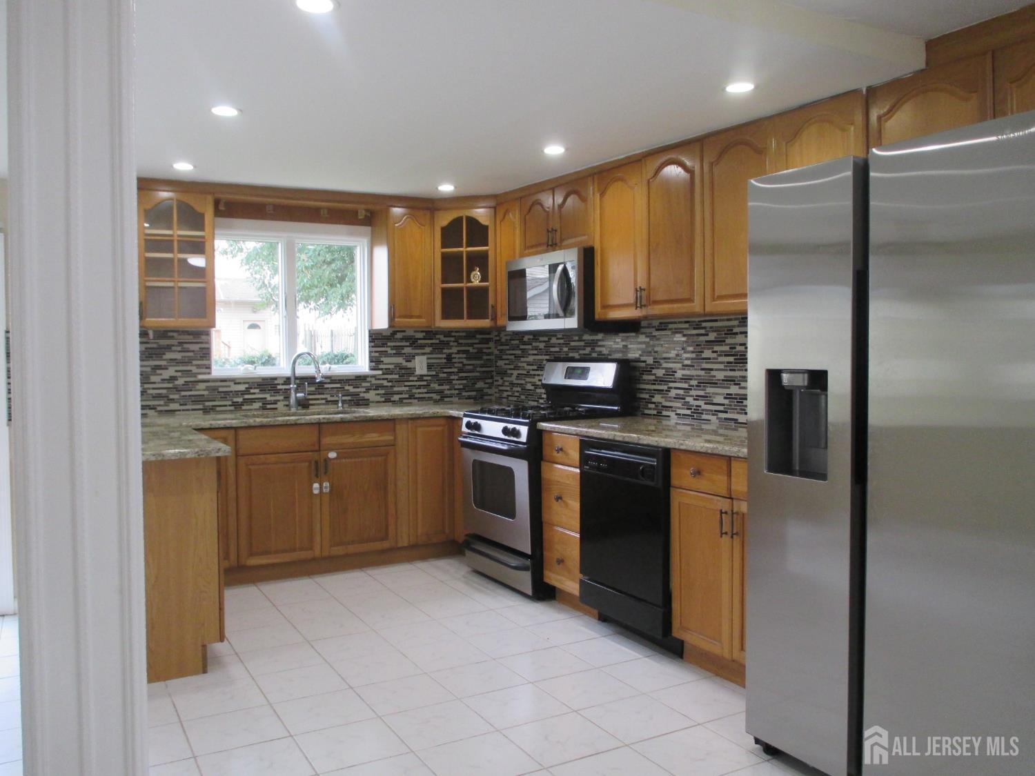14 New Dover, Iselin, NJ, 08830