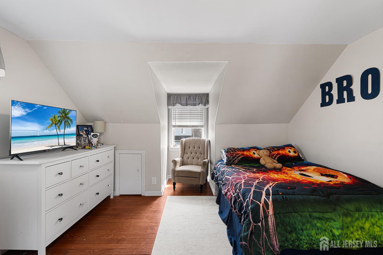 585 bamford, Middlesex, NJ, 07095