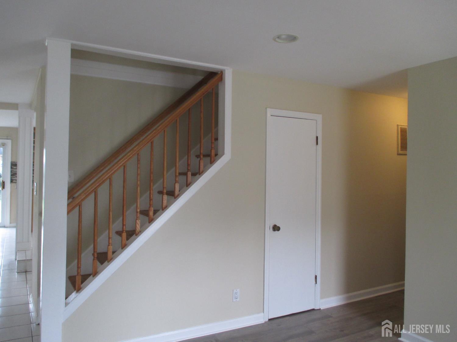 14 New Dover, Iselin, NJ, 08830