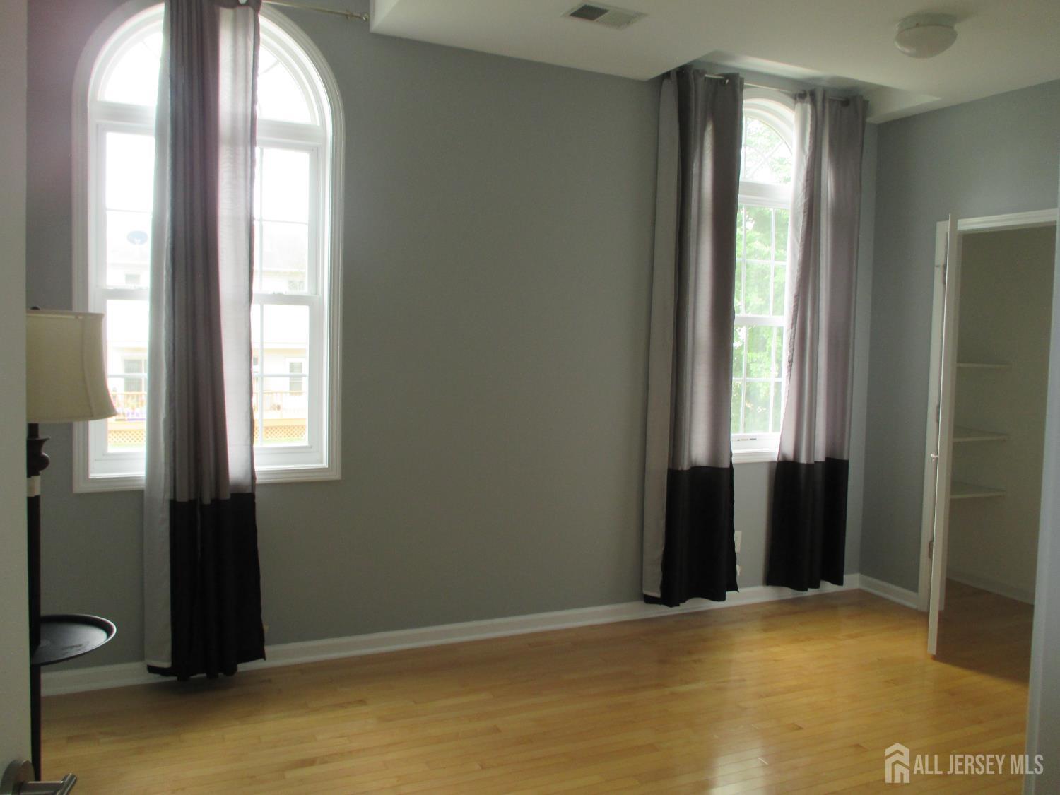 14 New Dover, Iselin, NJ, 08830