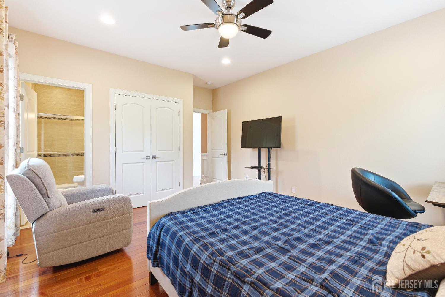 14 Hillsdale, Edison, NJ, 08820