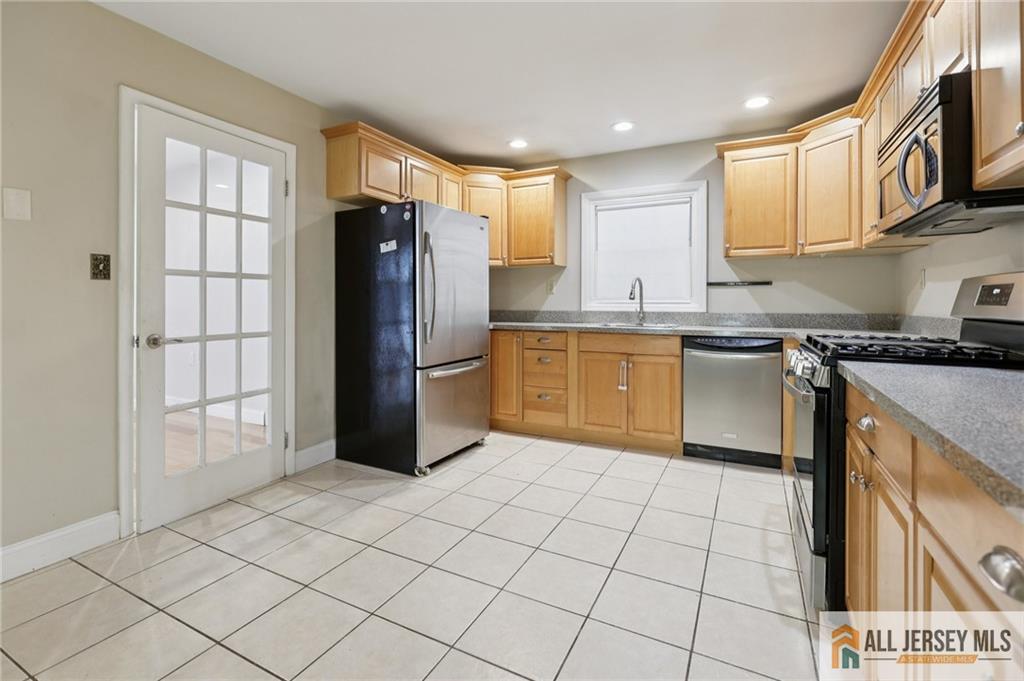 1 Landry, Franklin, NJ, 08873