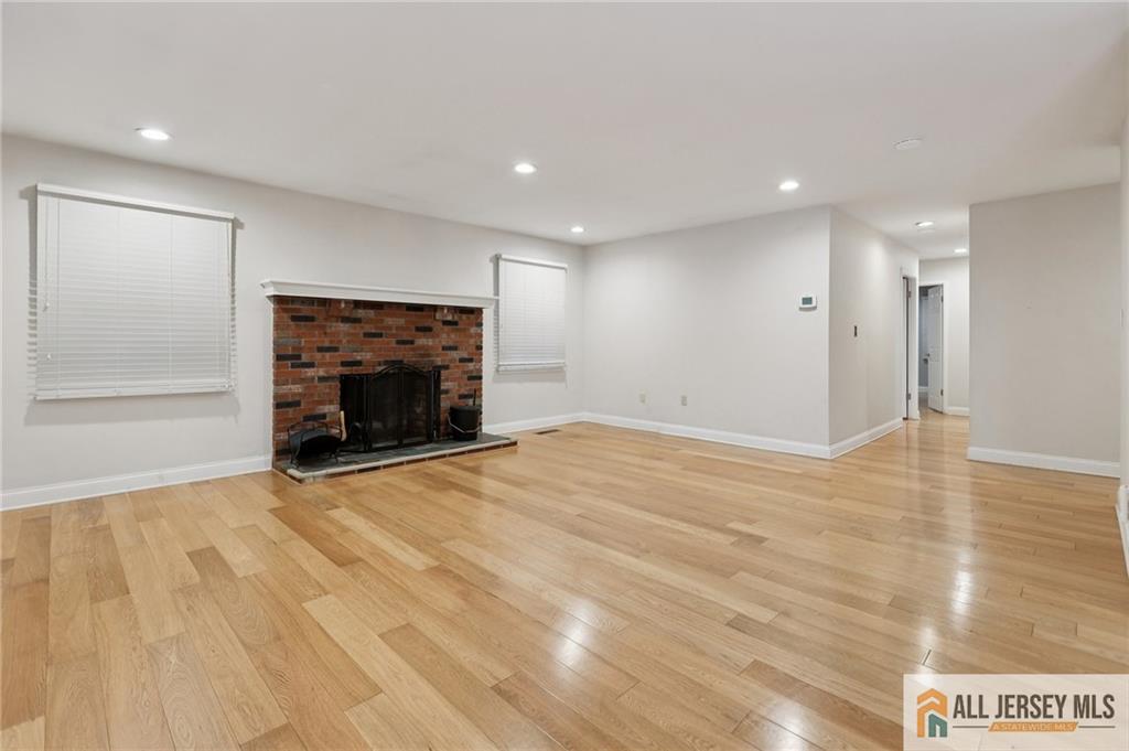 1 Landry, Franklin, NJ, 08873