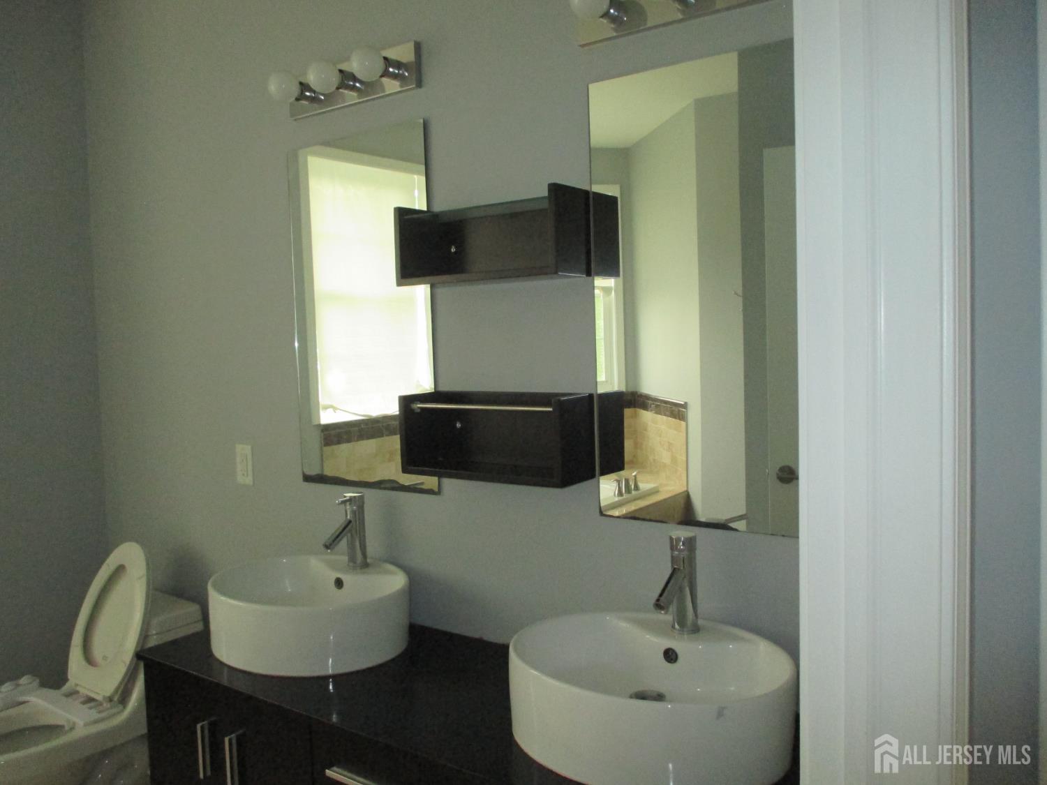 14 New Dover, Iselin, NJ, 08830