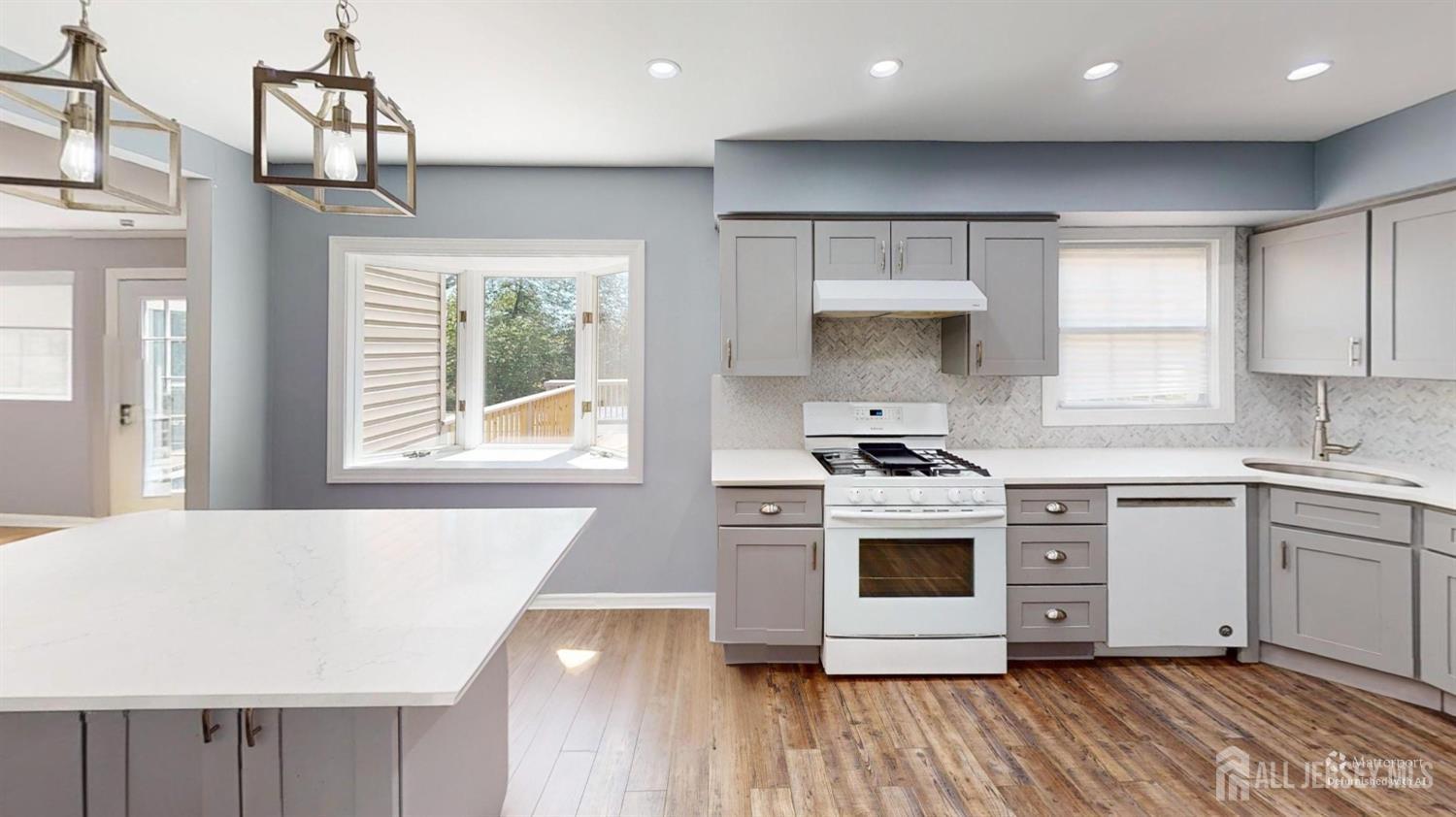 20 Revock, East Brunswick, NJ, 08816