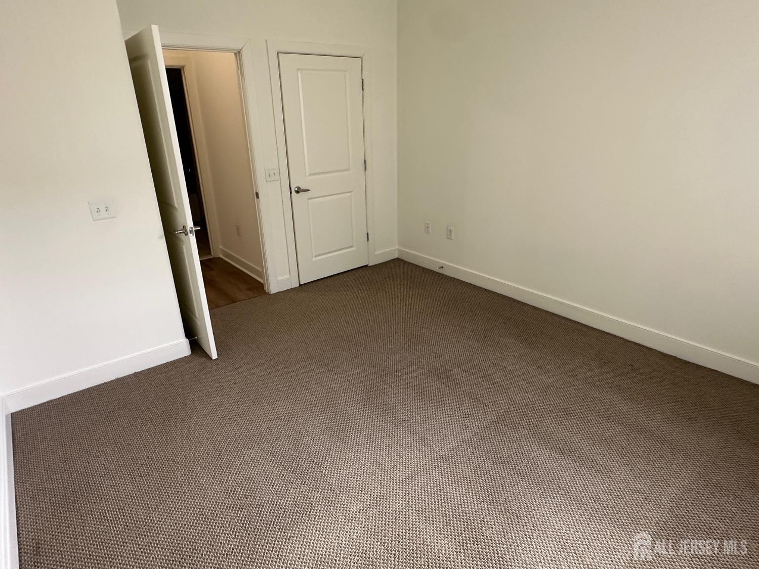 88 Roosevelt UNIT 212, Carteret, NJ, 07008