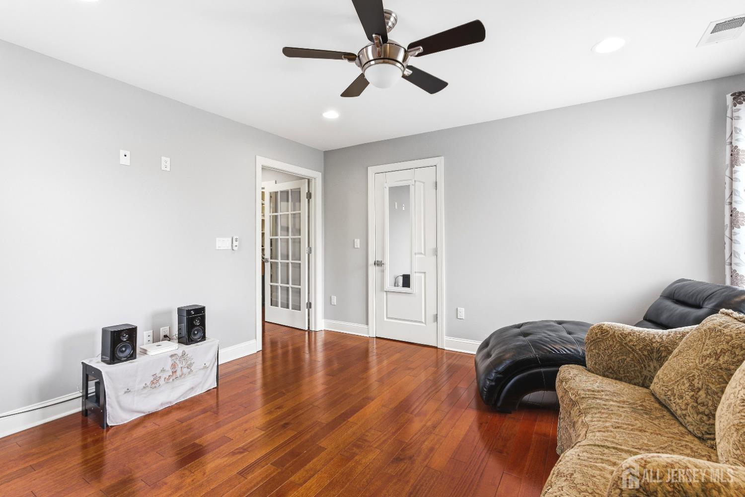 14 Hillsdale, Edison, NJ, 08820