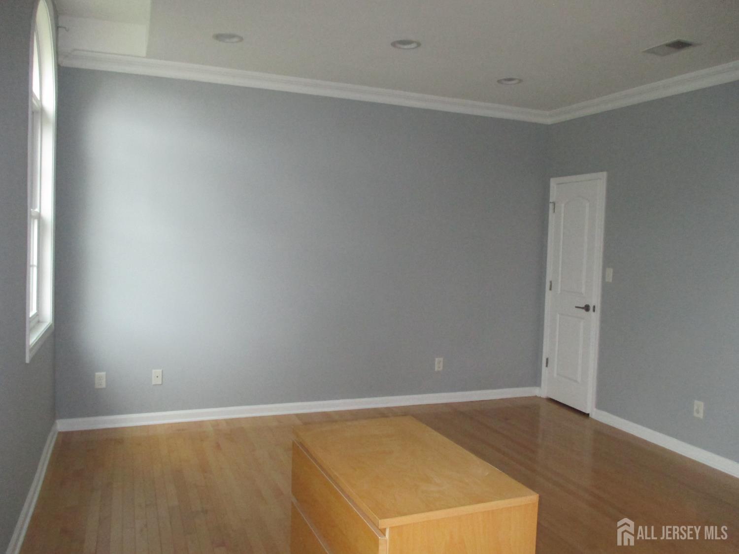 14 New Dover, Iselin, NJ, 08830