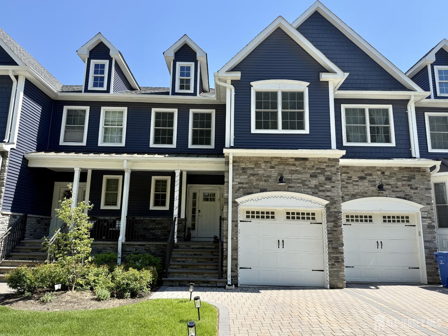 245 Florence, Colonia, NJ, 07067