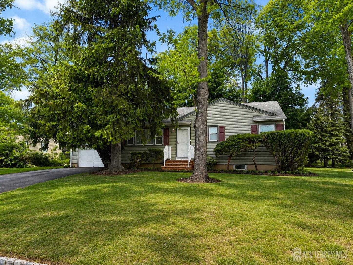 1125 W Waterford, Edison, NJ, 08817 1125 W Waterford, Edison, NJ, 08817