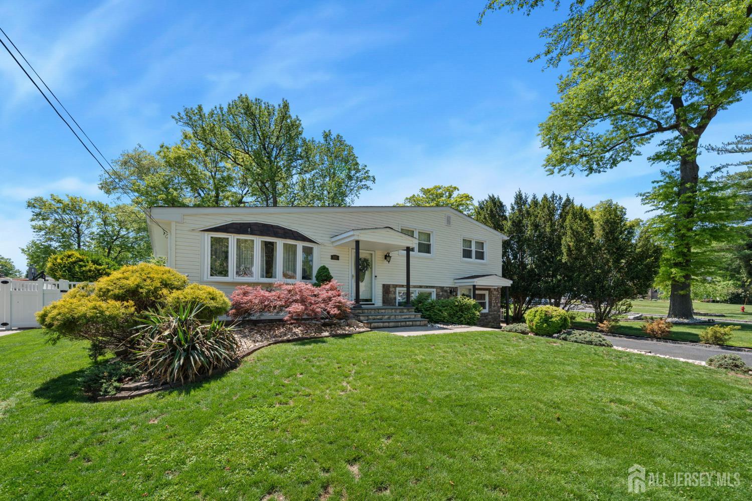 Photo of 88 Montrose Avenue