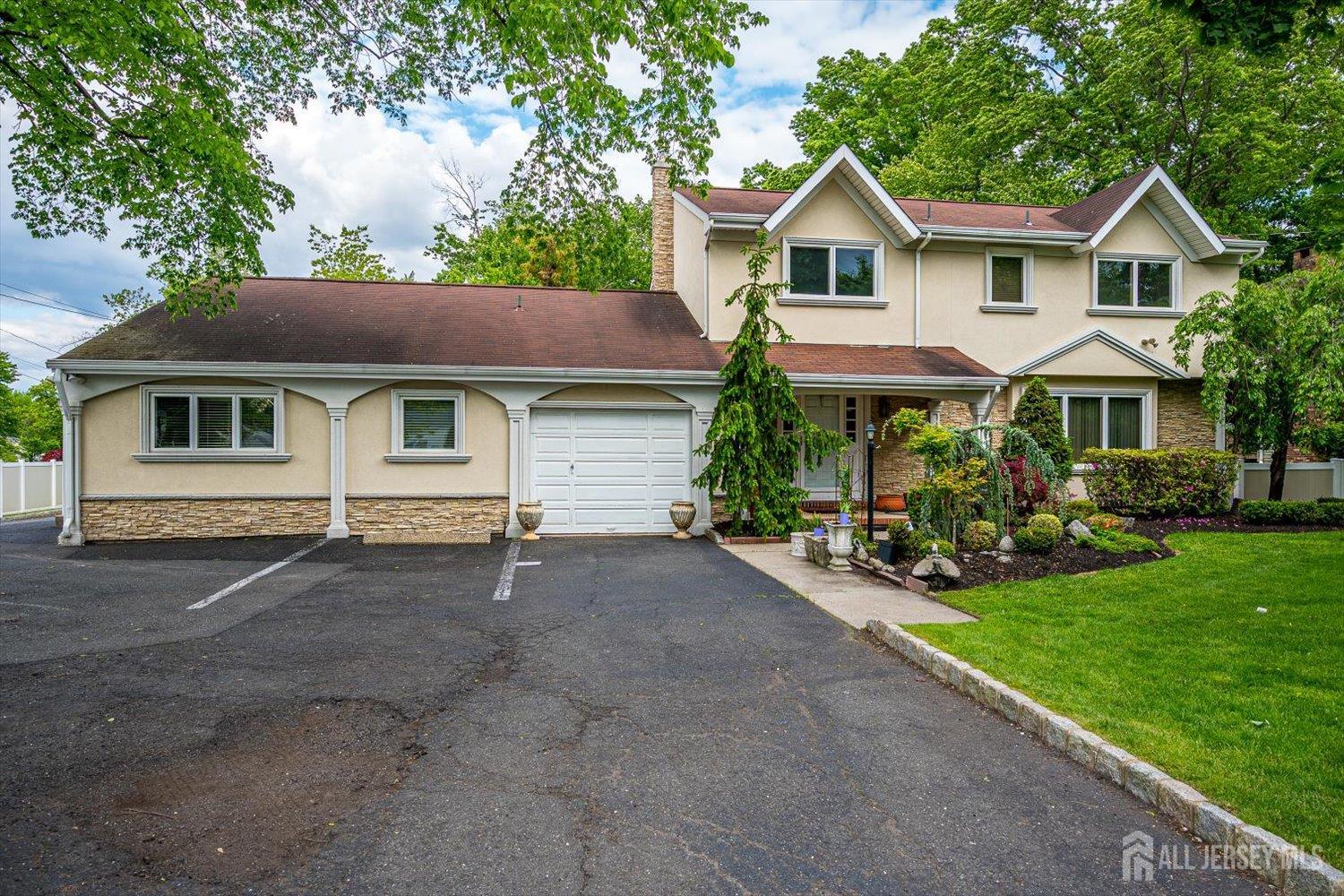 Photo of 688 Grove Avenue