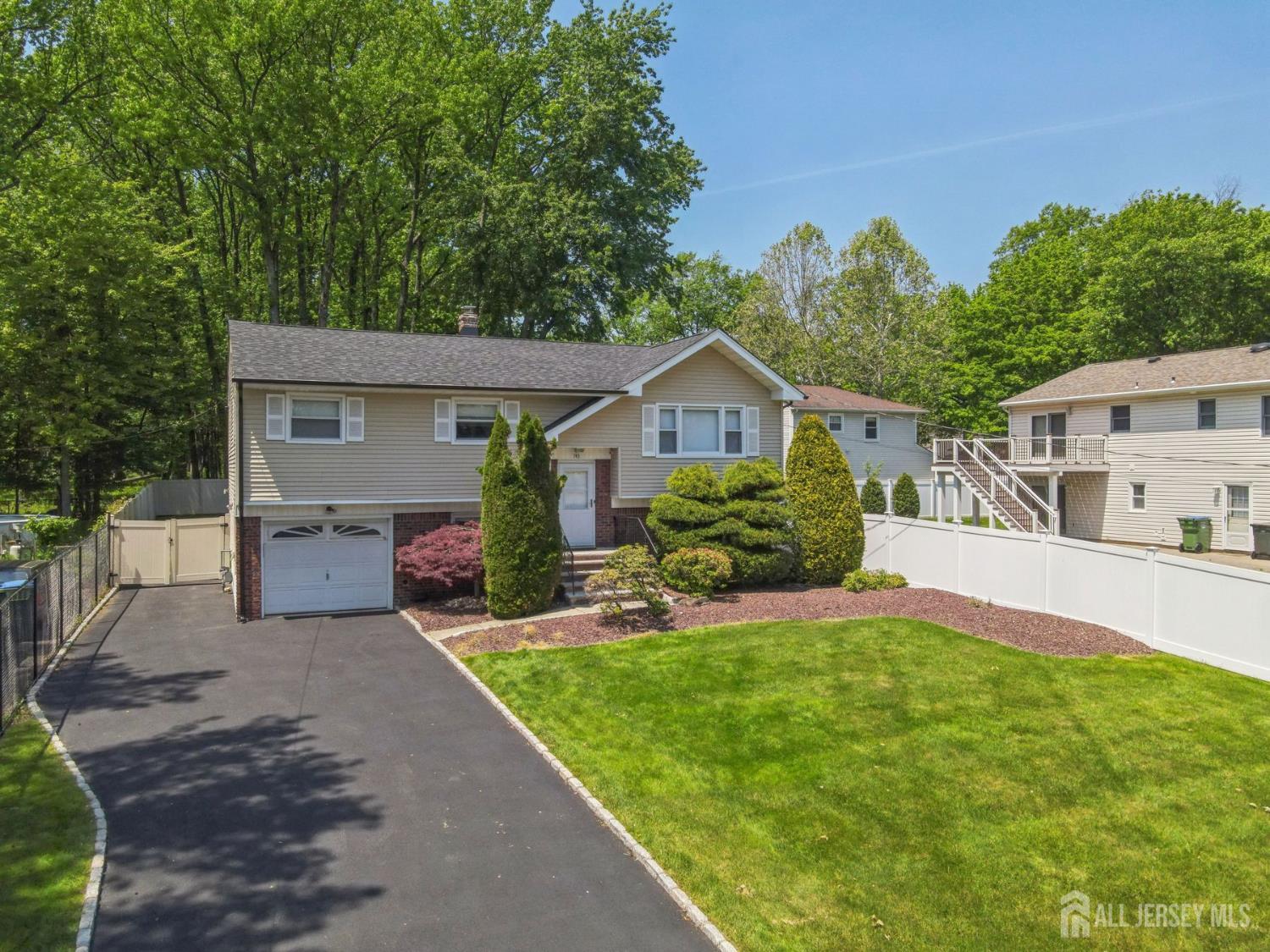 Photo of 743 Wood Avenue